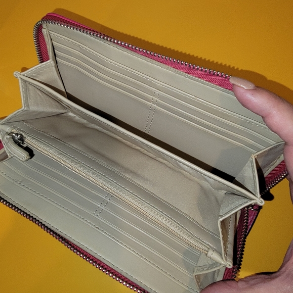 EUC Coach wallet large new - Picture 4 of 4